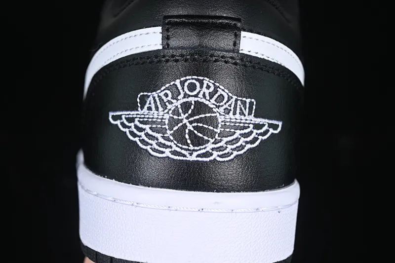 All categories Air Jordan Jordan series basketball shoes Air Jordan 1 Low Air Jordan 1 Low AJ1 Joe 1 black and white low-top retro basketball shoes 553558-043